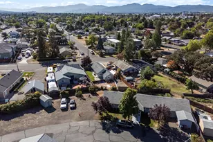 761 Hazel St, Central Point, OR 97502 - Photo 27