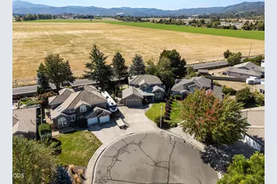 105 Amanda Court, Central Point, OR 97502 - Photo 45