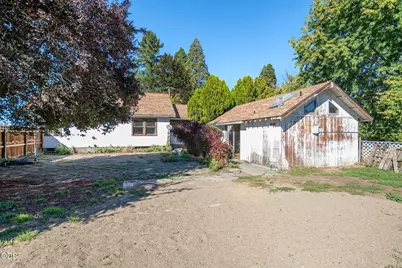 2357 Ross Lane, Medford, OR 97501 - Photo 3