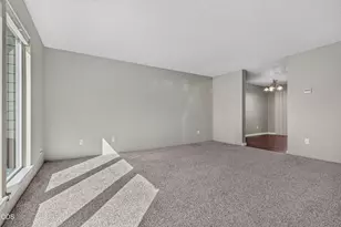 1800 Crater Lake Ave, Medford, OR 97504 - Photo 11