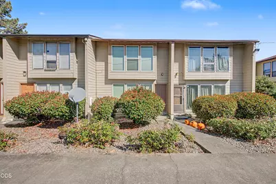 1800 Crater Lake Avenue #29, Medford, OR 97504 - Photo 3