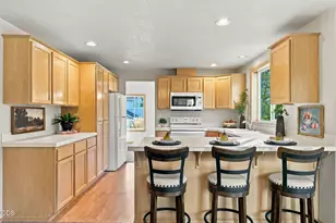 3810 SW Volcano Pl, Redmond, OR 97756 - Photo 9