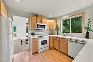 3810 SW Volcano Pl, Redmond, OR 97756 - Photo 7