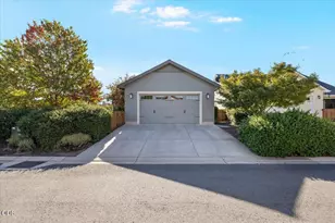 510 Stone Pointe Dr, Central Point, OR 97502 - Photo 33