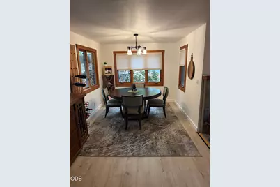 802 Beach Street, Ashland, OR 97520 - Photo 3