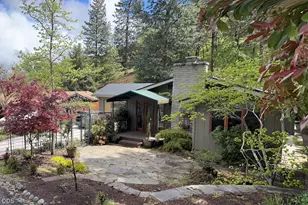 802 Beach St, Ashland, OR 97520 - Photo 1