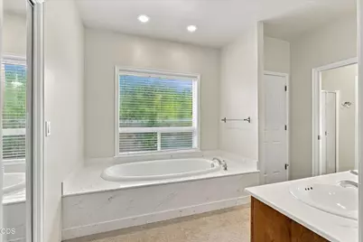 4059 Cherry Lane, Medford, OR 97504 - Photo 21