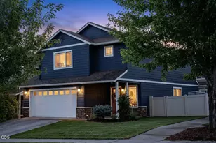 633 SE Glengarry Place, Bend, OR 97702 - Photo 1