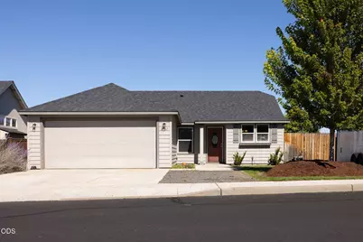 2721 NE 6th Drive, Redmond, OR 97756 - Photo 5