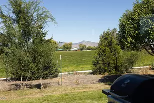 2721 NE 6th Dr, Redmond, OR 97756 - Photo 23