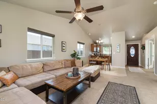 2721 NE 6th Dr, Redmond, OR 97756 - Photo 11