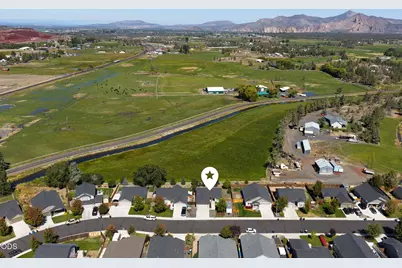 2721 NE 6th Drive, Redmond, OR 97756 - Photo 3