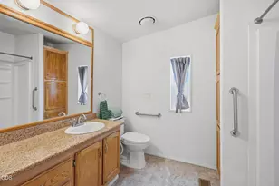 4729 S Pacific Hwy, Phoenix, OR 97535 - Photo 21