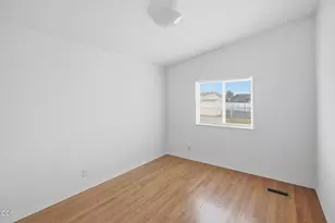 4729 S Pacific Hwy, Phoenix, OR 97535 - Photo 25