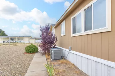 4729 S Pacific Highway #35, Phoenix, OR 97535 - Photo 9