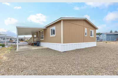 4729 S Pacific Highway #35, Phoenix, OR 97535 - Photo 7