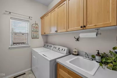 954 Yosemite Falls Drive, Redmond, OR 97756 - Photo 29