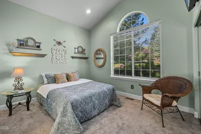 954 Yosemite Falls Drive, Redmond, OR 97756 - Photo 25