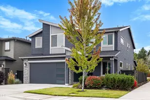 20991 NE Legend Pl, Bend, OR 97701 - Photo 3