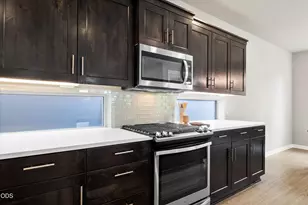20991 NE Legend Pl, Bend, OR 97701 - Photo 11