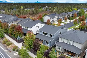 20991 NE Legend Pl, Bend, OR 97701 - Photo 57