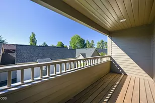 671 W Jefferson Ave, Sisters, OR 97759 - Photo 33