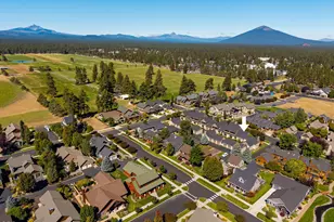 671 W Jefferson Ave, Sisters, OR 97759 - Photo 41