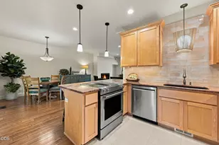 671 W Jefferson Ave, Sisters, OR 97759 - Photo 11