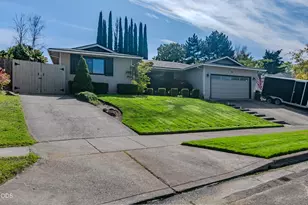 2836 Pennington Dr, Medford, OR 97504 - Photo 1