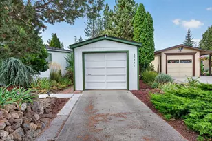 63741 Cascade Village Dr, Bend, OR 97701 - Photo 29