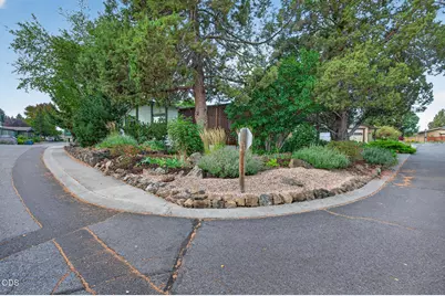 63741 Cascade Village Drive #78, Bend, OR 97701 - Photo 3
