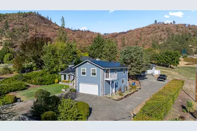 757 NE Tokay, Grants Pass, OR 97526 - Photo 3