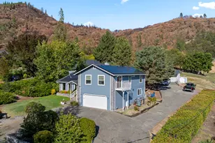 757 NE Tokay, Grants Pass, OR 97526 - Photo 3