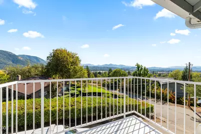 757 NE Tokay, Grants Pass, OR 97526 - Photo 29