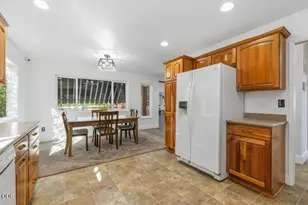 2530 Berkeley St, Klamath Falls, OR 97601 - Photo 9