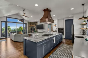 10535 Bitterbrush Ct, Redmond, OR 97756 - Photo 11