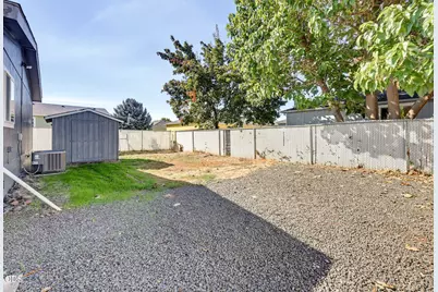 667 Brandi Way, Eagle Point, OR 97524 - Photo 5