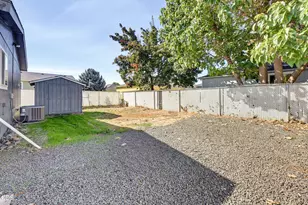 667 Brandi Way, Eagle Point, OR 97524 - Photo 5