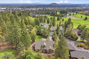 2879 NW Fairway Heights Dr, Bend, OR 97703 - Photo 3