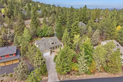 2879 NW Fairway Heights Drive, Bend, OR 97703 - Photo 31