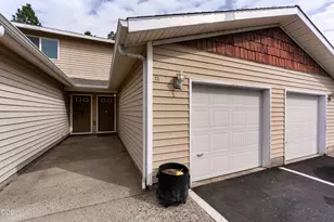 2610 SW 23rd St, Redmond, OR 97756 - Photo 1