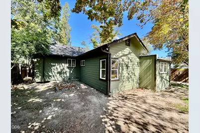 463 SW I Street, Grants Pass, OR 97526 - Photo 3
