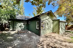463 SW I St, Grants Pass, OR 97526 - Photo 3