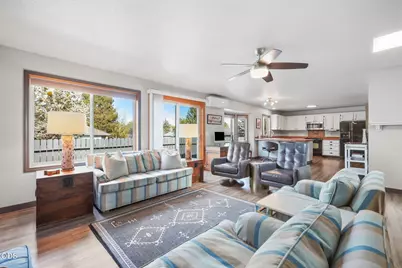 951 NE Lena Place, Bend, OR 97701 - Photo 5