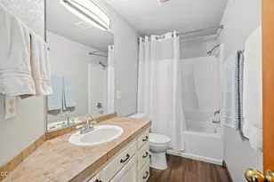951 NE Lena Pl, Bend, OR 97701 - Photo 17
