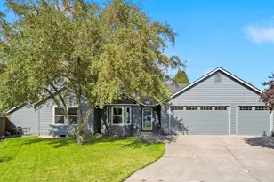 951 NE Lena Pl, Bend, OR 97701 - Photo 1