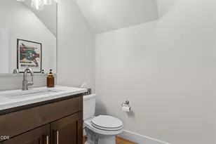63212 NW Red Butte Ct, Bend, OR 97703 - Photo 13