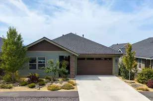 2703 NW 25th St, Redmond, OR 97756 - Photo 3