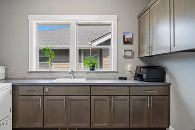 2703 NW 25th Street, Redmond, OR 97756 - Photo 43