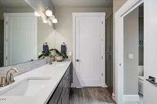 2703 NW 25th St, Redmond, OR 97756 - Photo 29